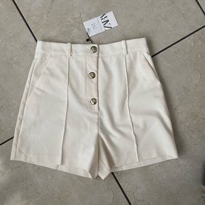 Zara white shorts size L. High- Waisted